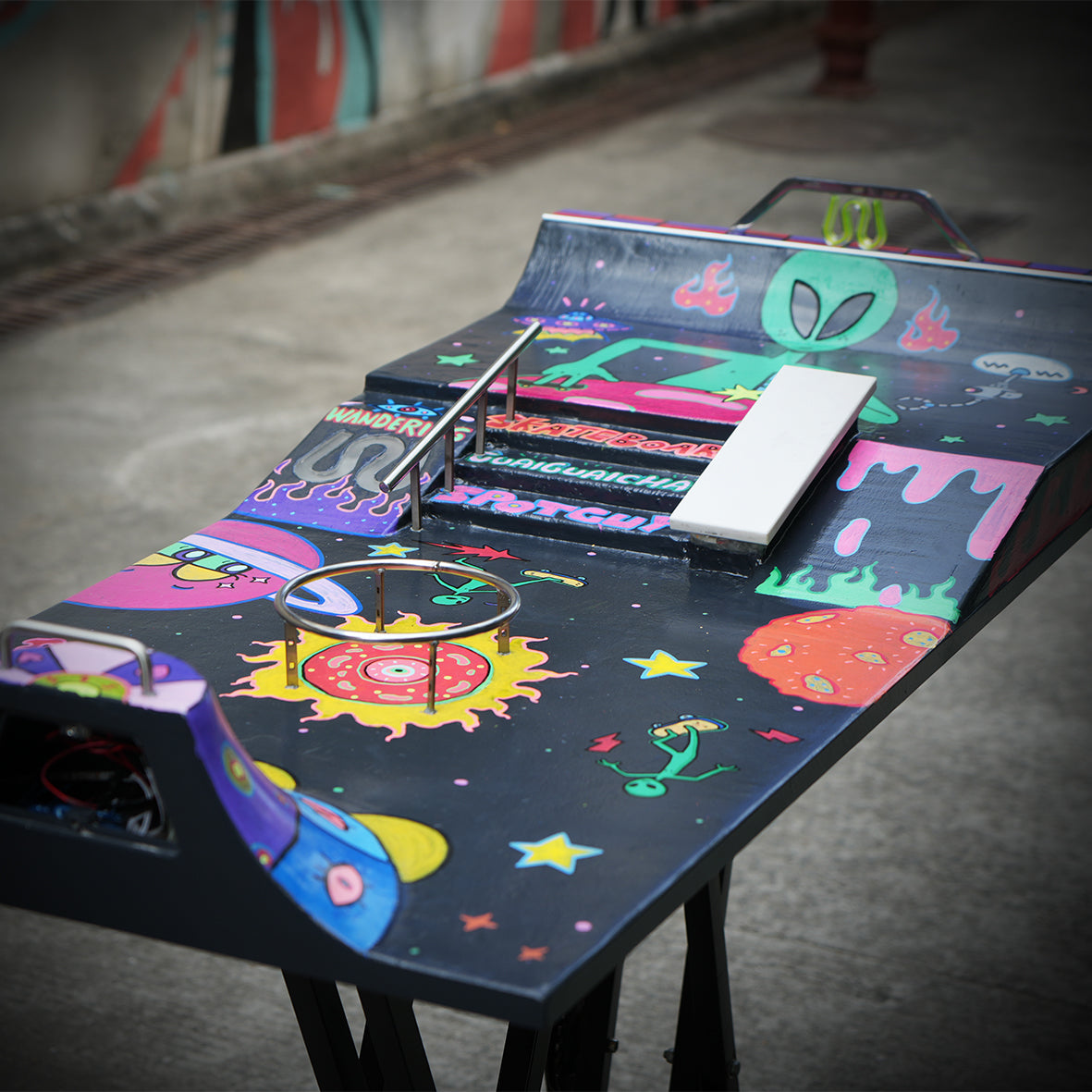Wandering X Spotguy Alien Fingerboard Park
