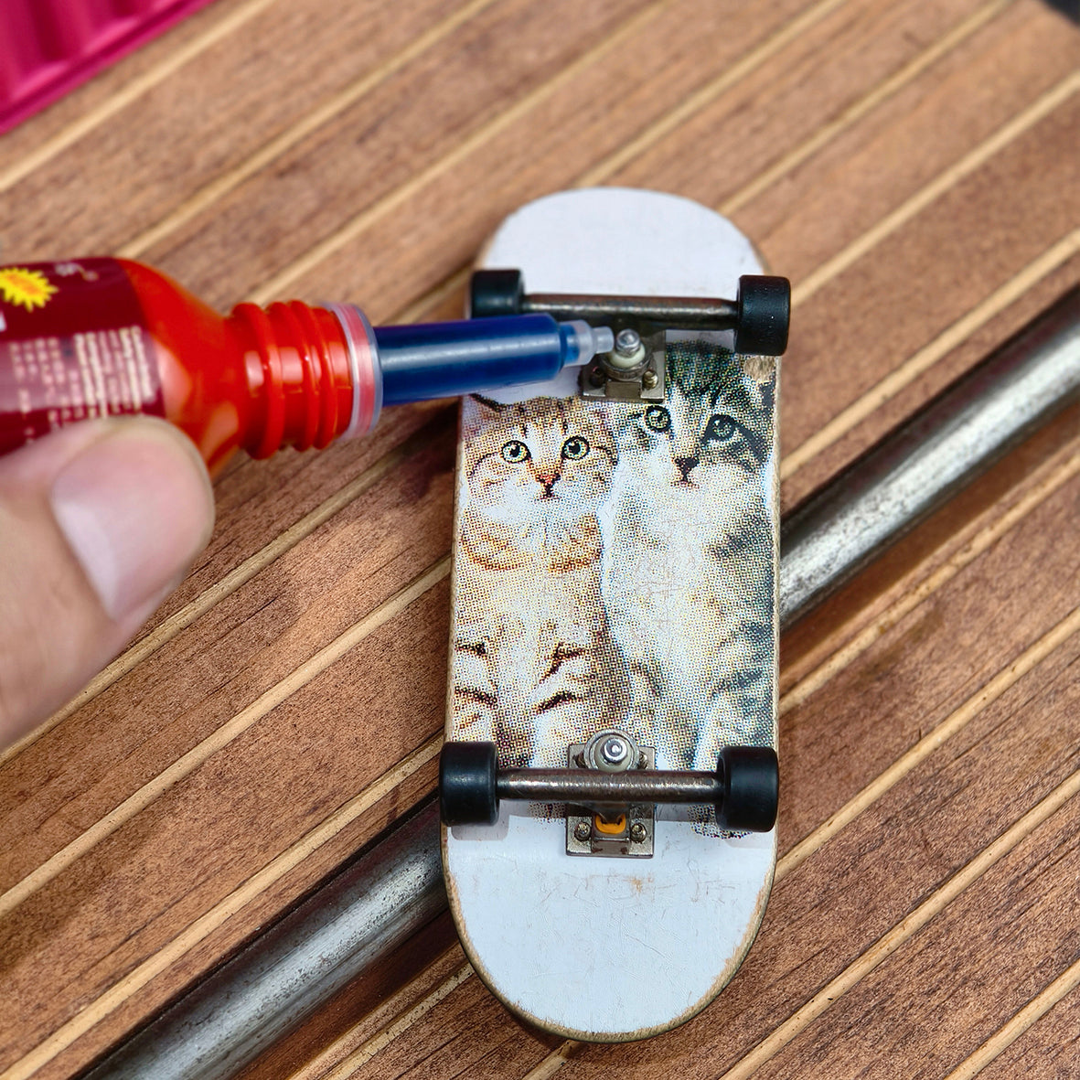 Screw Fixing Glue