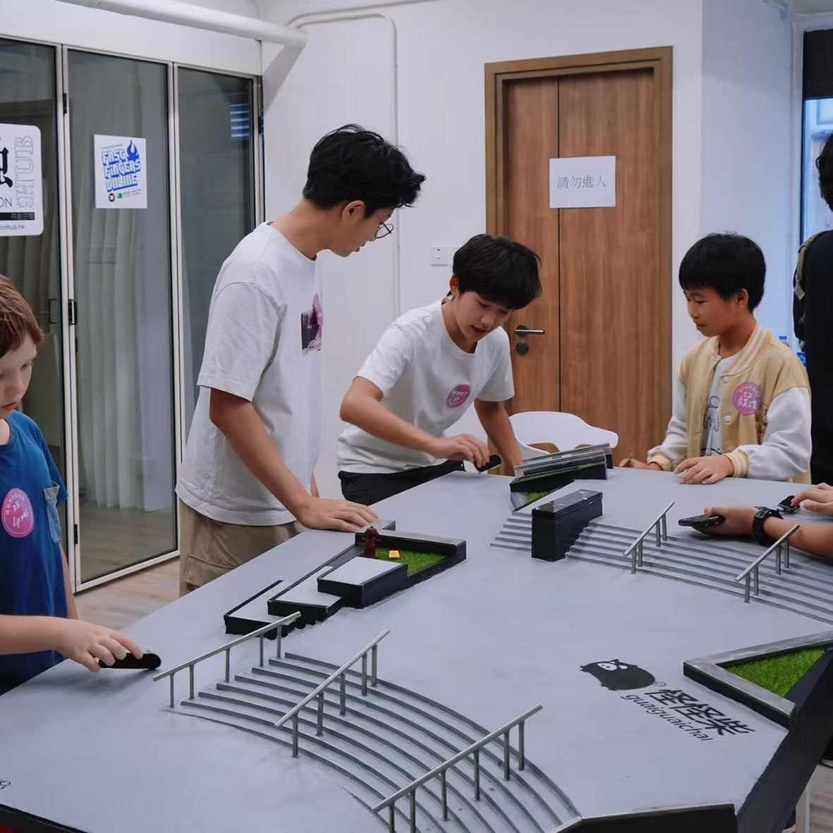Peak Fingerboard Park
