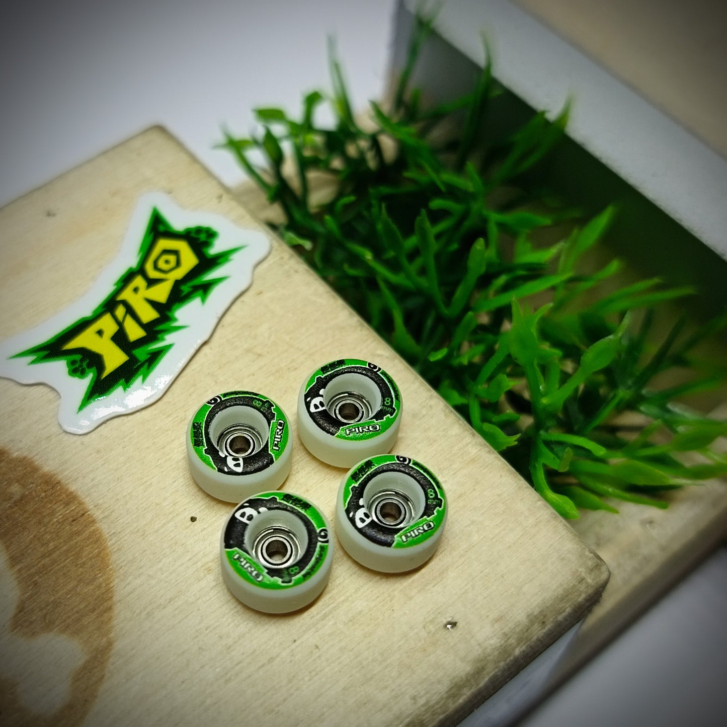 Piro X Guaiguaichai - Graphic Wheels