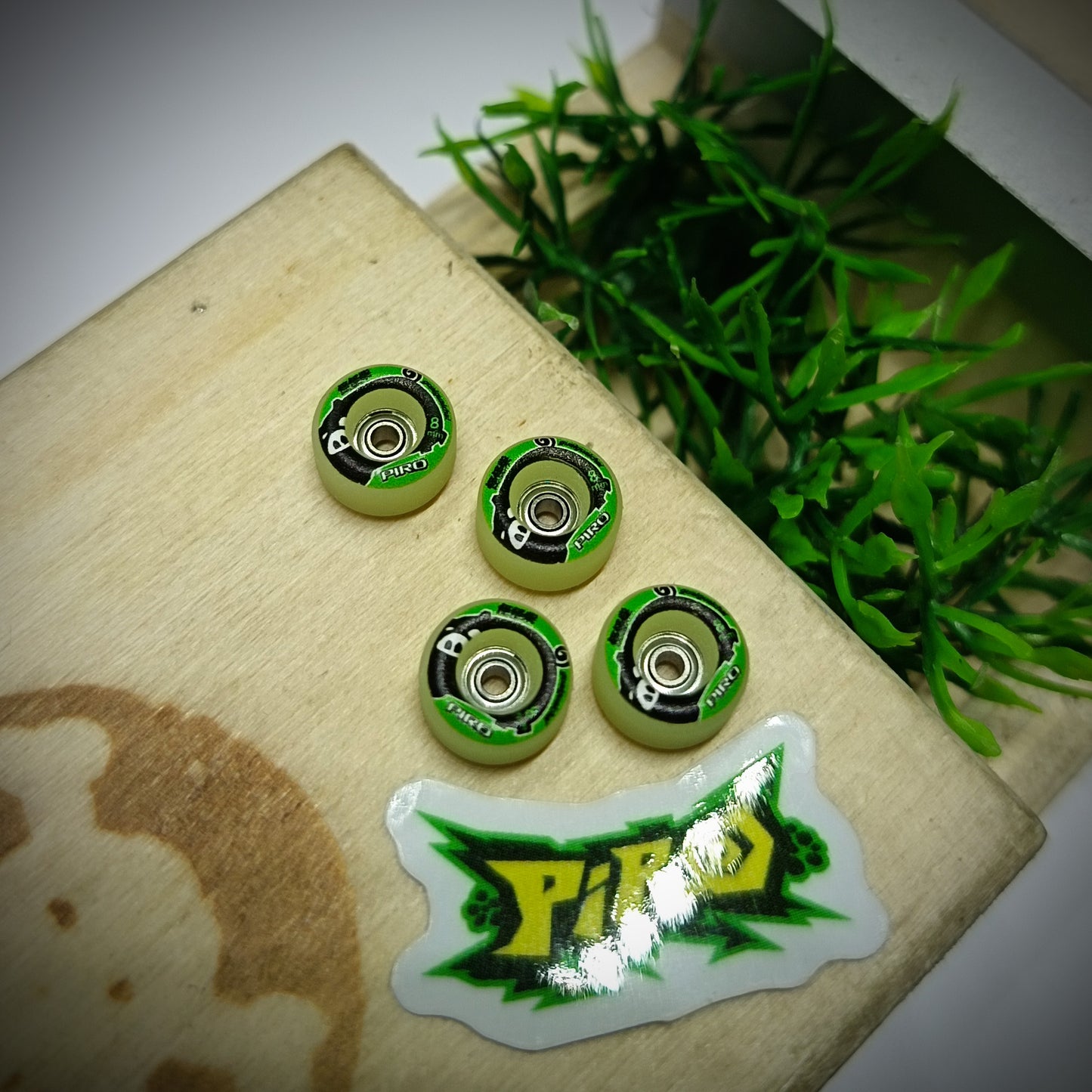 Piro X Guaiguaichai - Graphic Wheels