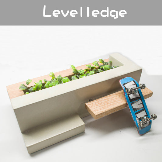 Levelledge: Plaza Planter